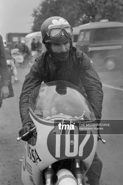 01-1969-east-germany-sachsenring-santiago herrero-10