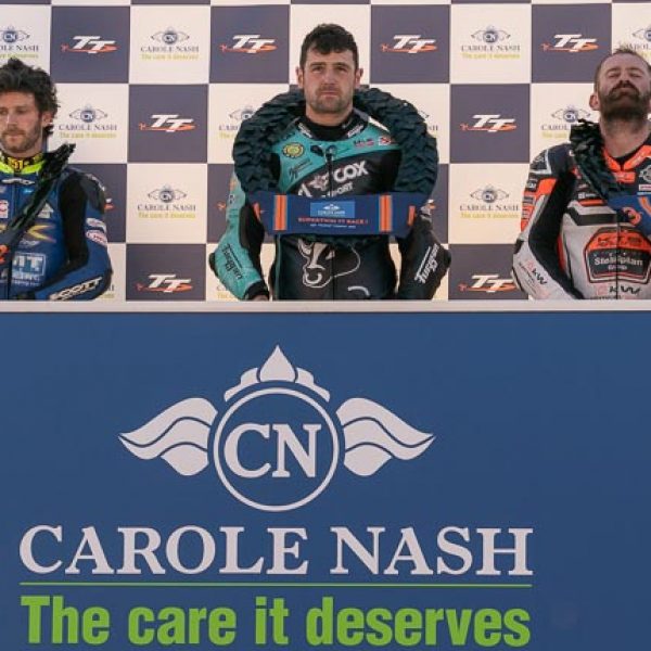 Carole-Nash-Supertwin-TT-Race-1-0128