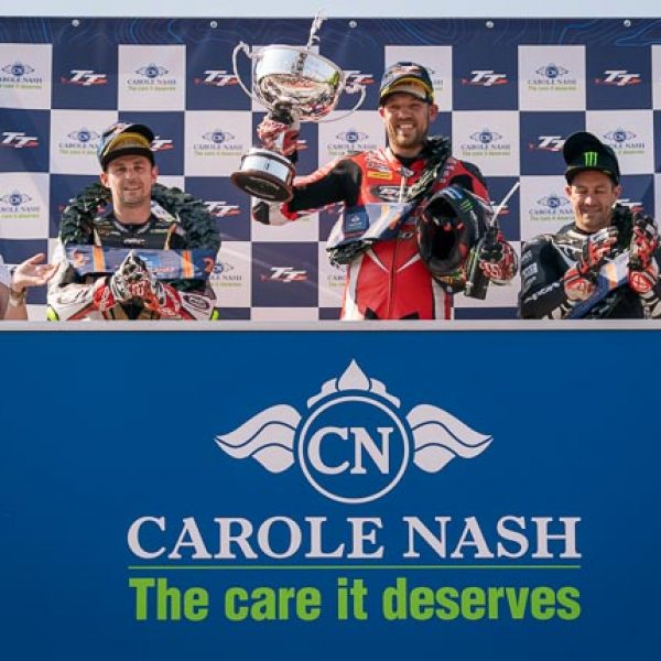 Carole-Nash-Supertwin-TT-Race-2-5290