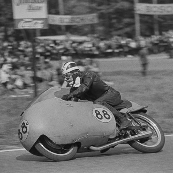 bill-lomas-moto-guzzi-350cc-1956-7941