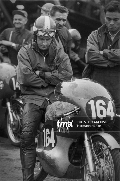 frank-perris-suzuki-125cc-gp-sachsenring-1962-1962