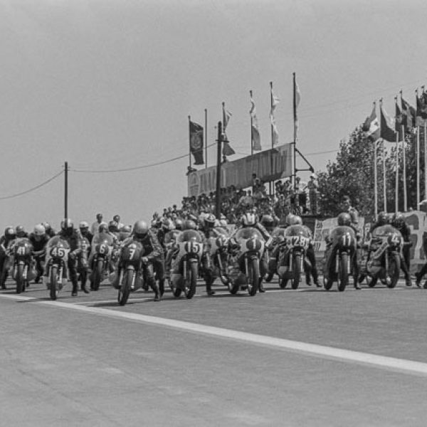 start-250 cc-gp-brno-1972